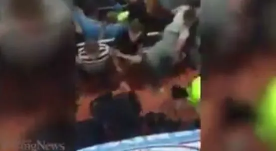 Quand des policiers tabassent des fans de City dans le Bernabéu