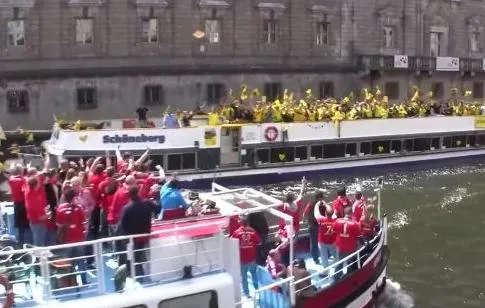 Les fans du Bayern et Borussia se croisent en bateau