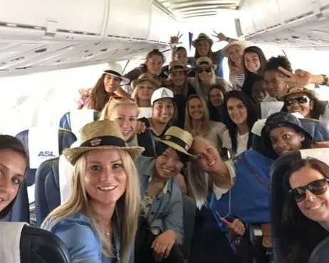 Les filles de l’OL fêtent le triplé à St-Tropez