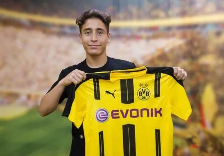 Dortmund recrute Emre Mor
