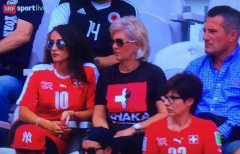 Le tee-shirt de Maman Xhaka