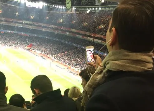 Quand un fan d&rsquo;Arsenal passe son match sur Facetime