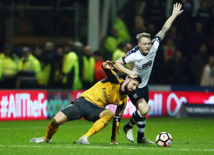 Arsenal cartonne, West Ham oublie Payet