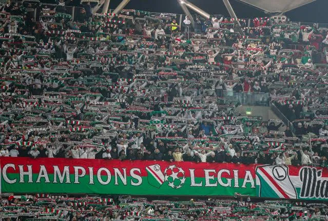 Les hooligans du Legia se déchaînent contre l&rsquo;Ajax