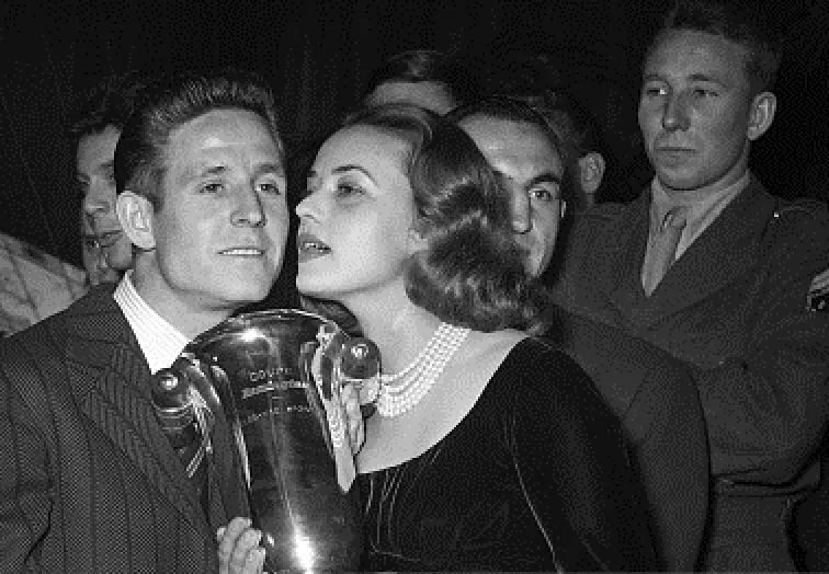 Raymond Kopa : «<span style="font-size:50%">&nbsp;</span>C&rsquo;était une époque où ils aimaient Brigitte Bardot…<span style="font-size:50%">&nbsp;</span>»