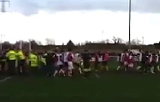 Des fans foutent le bordel en D8 anglaise