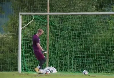 Zabaleta claque une grosse volée pour accueillir Joe Hart