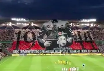 Un tifo du Legia revient sur la révolte de Varsovie