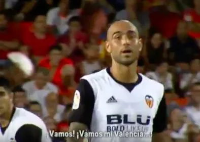 Zaza reprend le chant des supporters valenciens