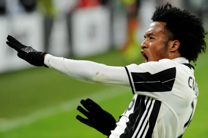 La Juve poignarde la Samp, le Napoli tient son cap