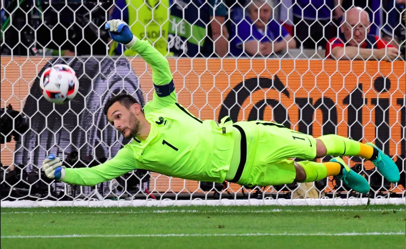 Derrière Lloris, le désert