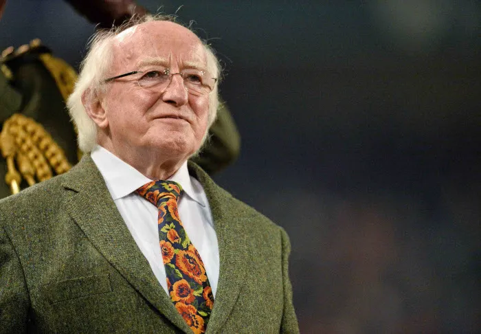 Michael D. Higgins, le boss in green