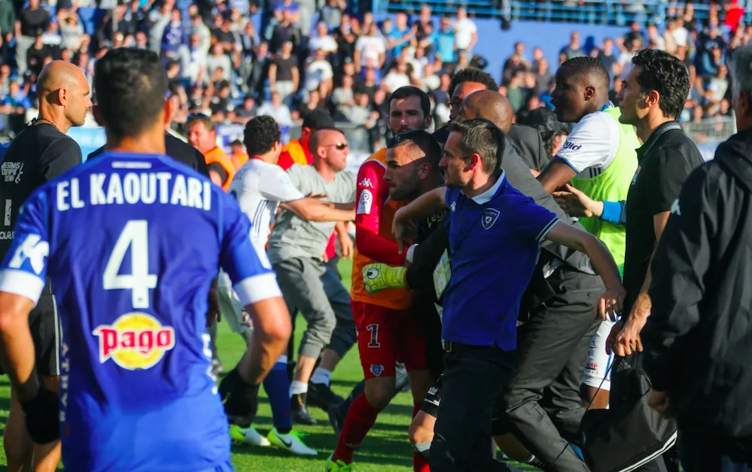 Photos : Folie à Bastia