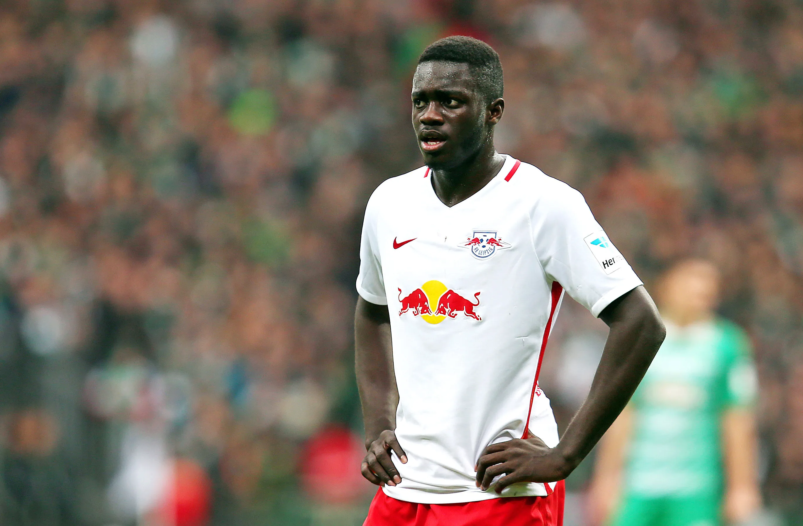 Leipzig offre un boulevard au Bayern, Dortmund cale