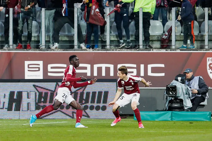 Metz s&rsquo;offre le derby, Bastia refuse de mourir