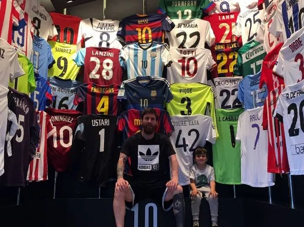 L&rsquo;impressionante collection de maillots de Messi