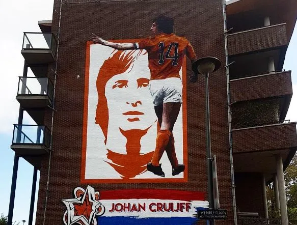 Une murale hommage à Cruyff inaugurée à Amsterdam