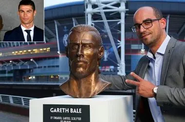 Bale a lui aussi son buste