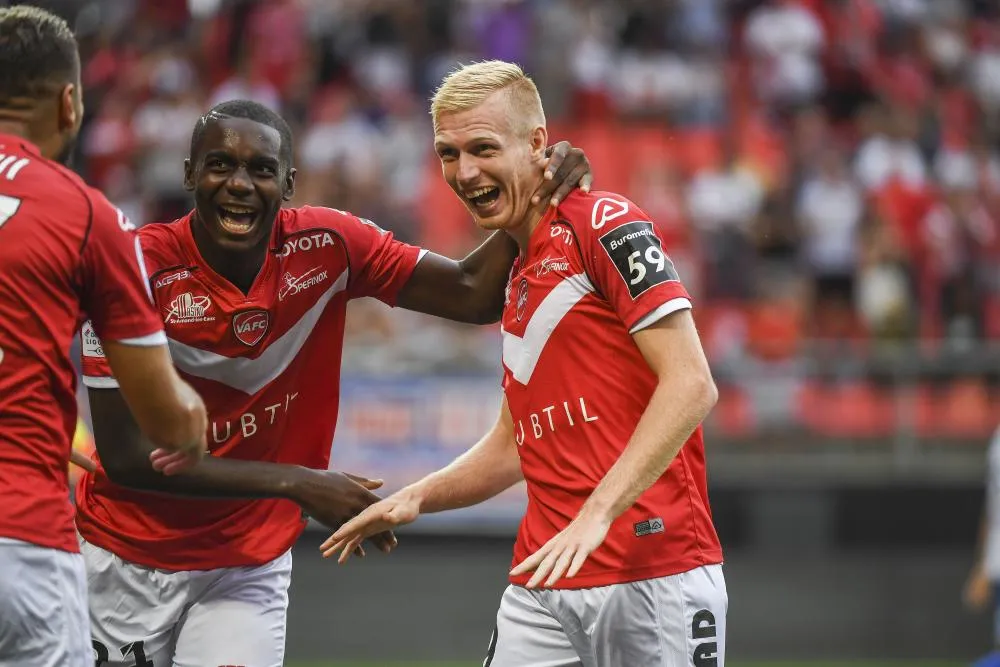 Valenciennes cartonne Auxerre, Béziers humilie Nancy !