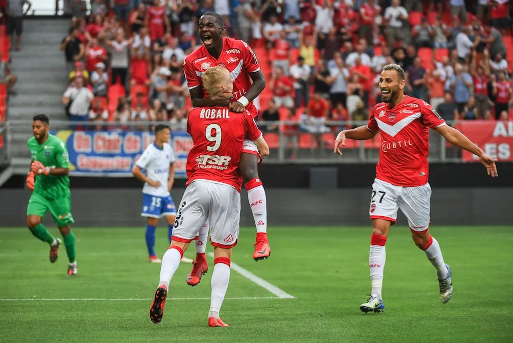 En direct – Suivez la première journée de Ligue 2