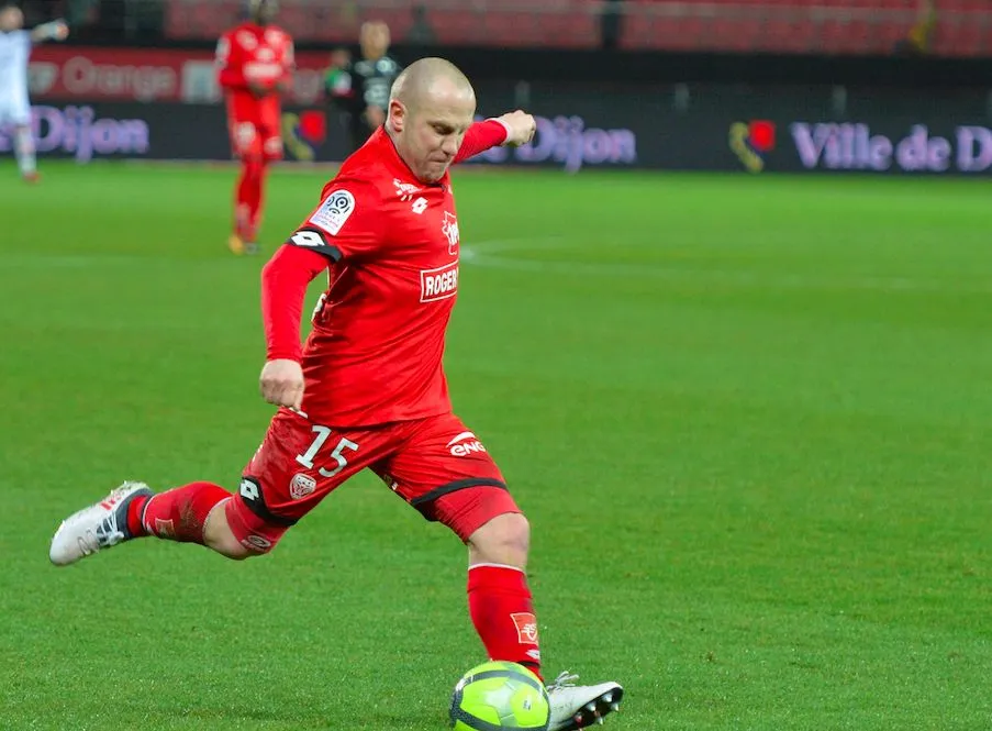 Balmont enflamme Dijon