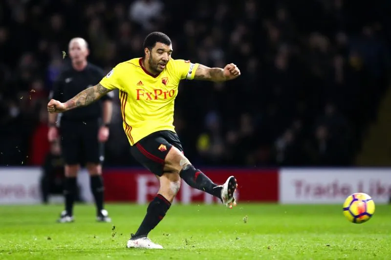 Vole comme le papillon, pique comme le frelon