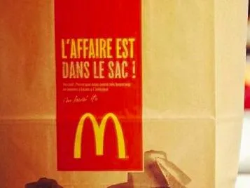 Quatre joueurs volent un taxi pour aller chercher un McDo