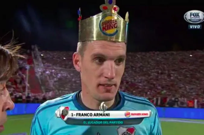 Franco Armani obligé de porter la couronne Burger King