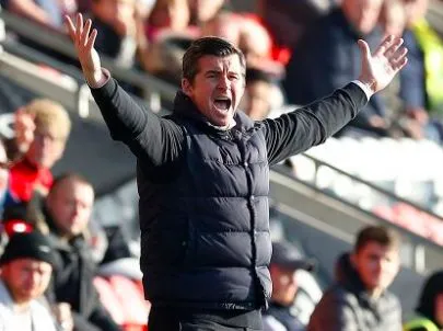 80 cartons jaunes et 6 rouges : l’équipe de Joey Barton est à son image