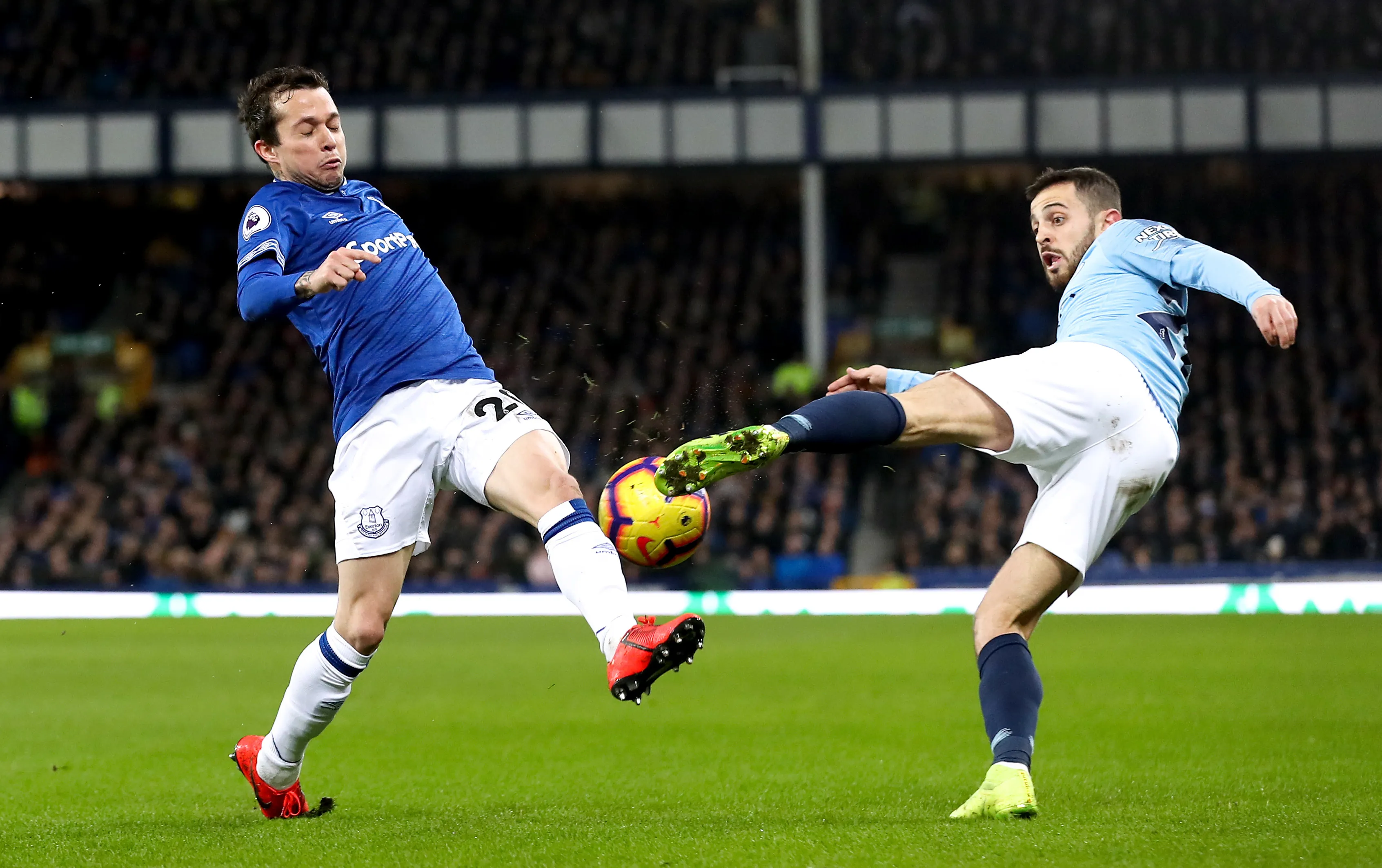 City met la pression sur Liverpool