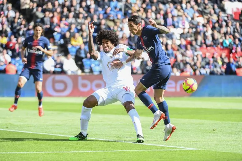 Paris se cogne à la brise de Nice