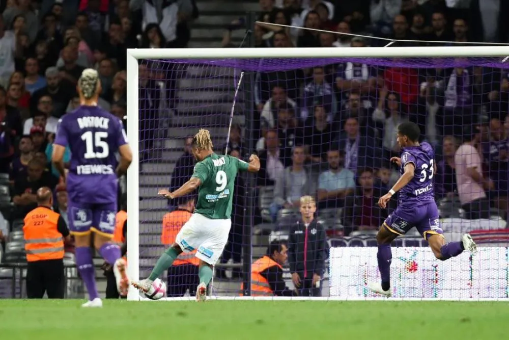 Toulouse offre la victoire à Saint-Étienne