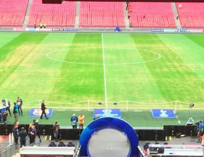 La pelouse de Wembley dans un piteux état