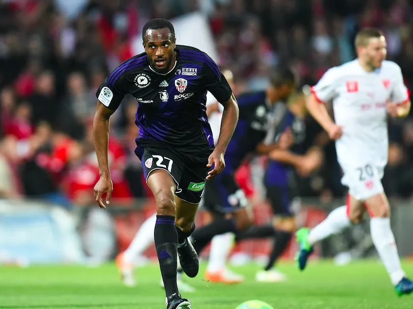 Abdallah : « J’aurais préféré perdre 4-0 que sur un penalty à la 97e… »