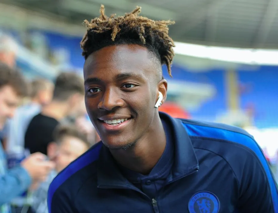 Tammy et Olivier sont dans un bateau, Olivier tombe à l&rsquo;eau…