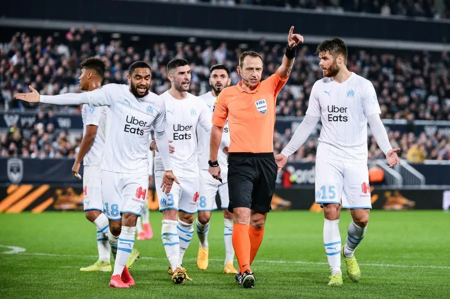 Marseille : un dauphin ne devrait pas faire ça