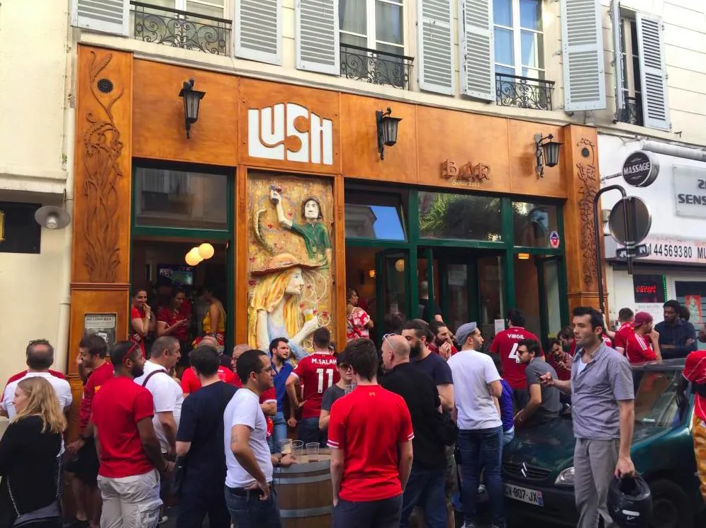 On était au QG des supporters de Liverpool