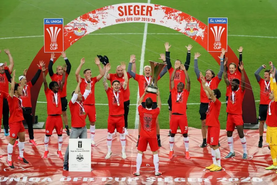 Tu sais que tu fêtes un titre en temps de Covid-19 quand&#8230;