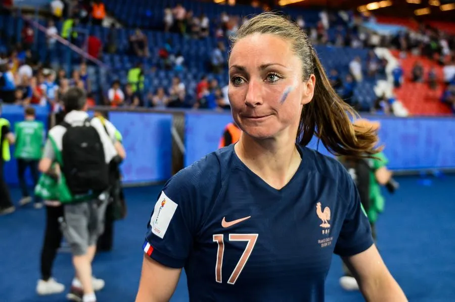 Mais bon sang, pourquoi Gaëtane Thiney a-t-elle été écartée du groupe bleu ?