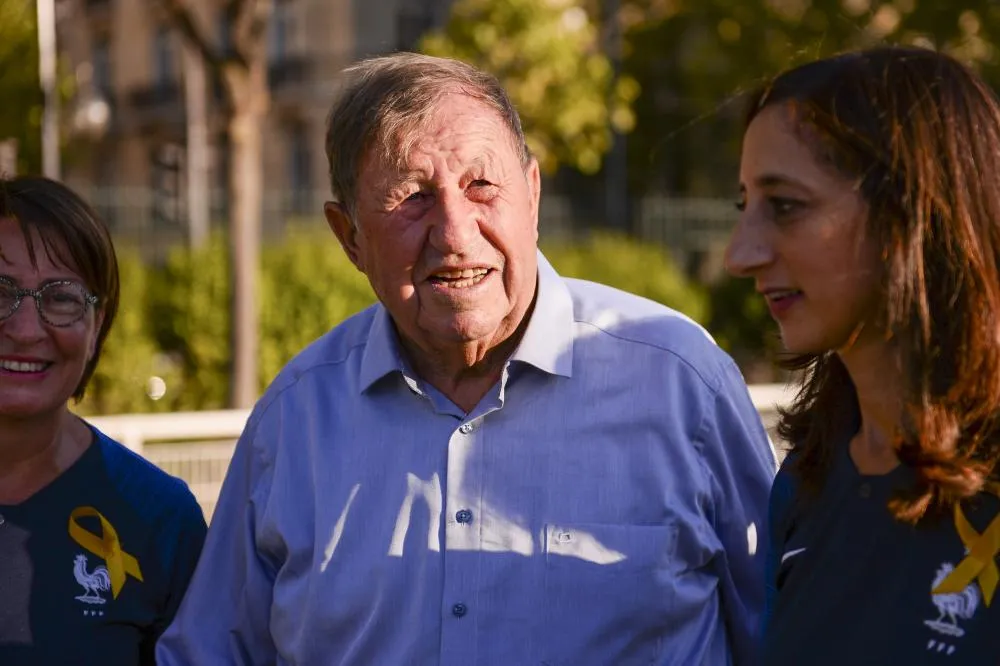 Guy Roux : «<span style="font-size:50%">&nbsp;</span>J’ai intérêt à éviter ce virus, car je suis dans la mauvaise catégorie&#8230;<span style="font-size:50%">&nbsp;</span>»