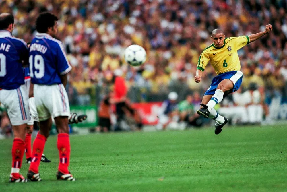 Coups francs de légende (1er) : Roberto Carlos, extérieur nuit