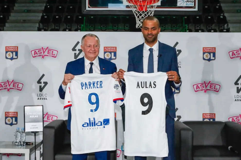 TJ Parker : «<span style="font-size:50%">&nbsp;</span>Avant le basket, Tony était avant-centre au FC Dieppe<span style="font-size:50%">&nbsp;</span>»