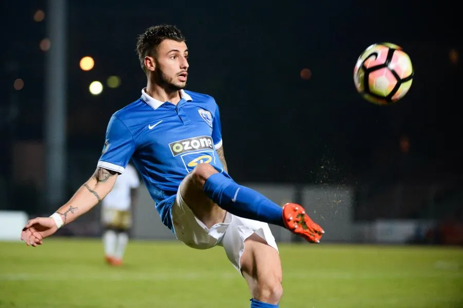 Jonathan Clauss : «<span style="font-size:50%">&nbsp;</span>Entre monter en Bundesliga et pouvoir rejouer au foot, j&rsquo;ai choisi<span style="font-size:50%">&nbsp;</span>»