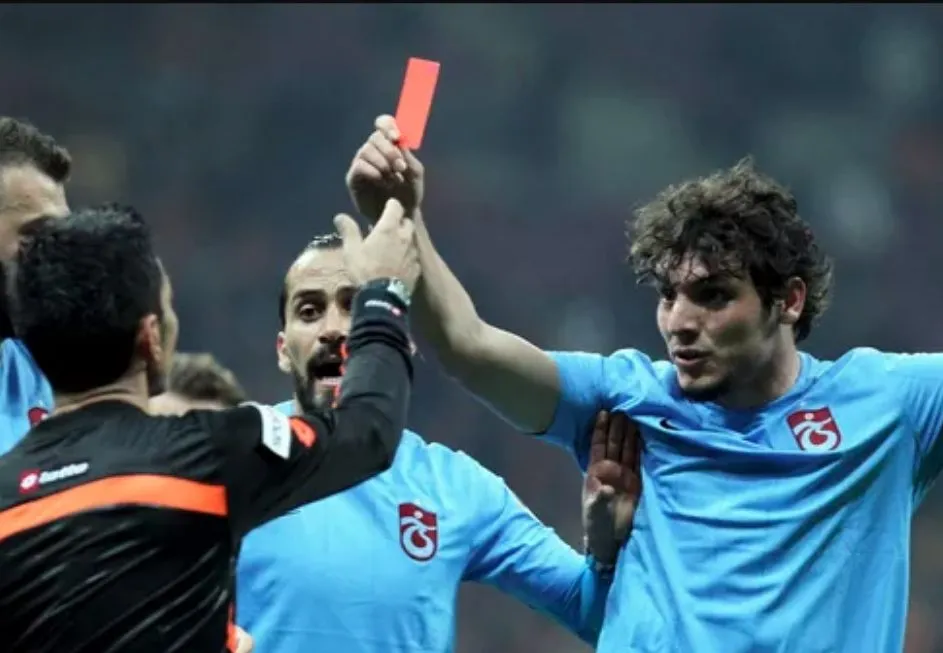 Top 100 : Cartons rouges de légende (de 50 à 41)