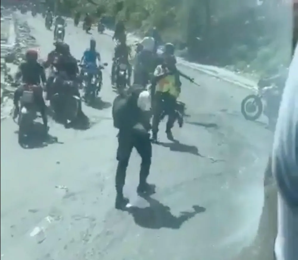 Le bus de l’équipe du Belize attaqué en Haïti