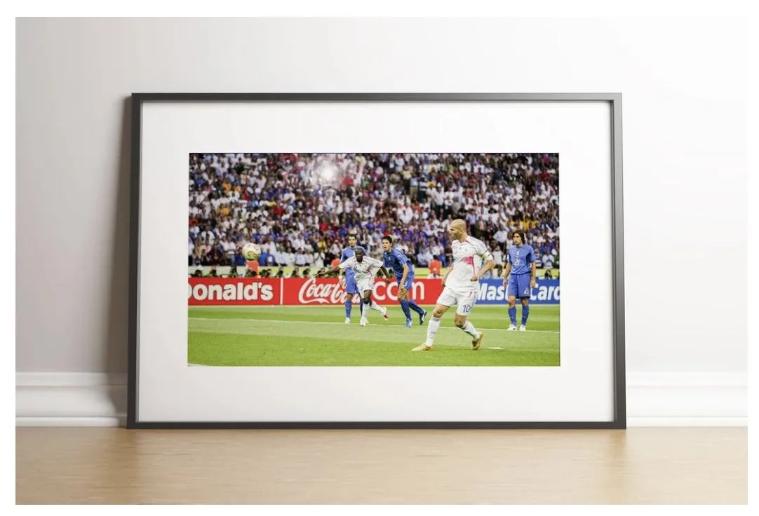 Idée cadeau : la photo de la Panenka de Zizou en 2006
