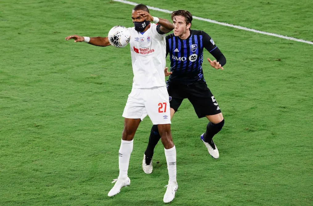 Jerry Bengtson, le footballeur masqué