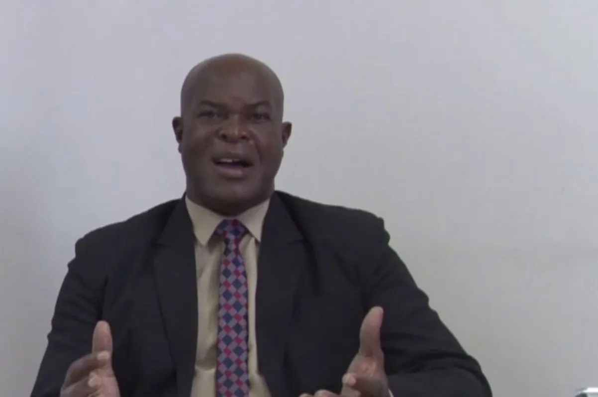 Guérilla, coke et titulaire en CONCACAF League à 60 ans : à la rencontre de Ronnie Brunswijk