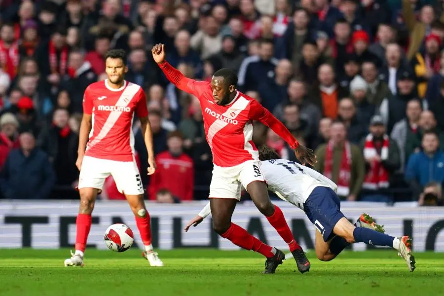 Toumani Diagouraga : «<span style="font-size:50%">&nbsp;</span>La culture anglaise m&rsquo;a pris aux tripes<span style="font-size:50%">&nbsp;</span>»