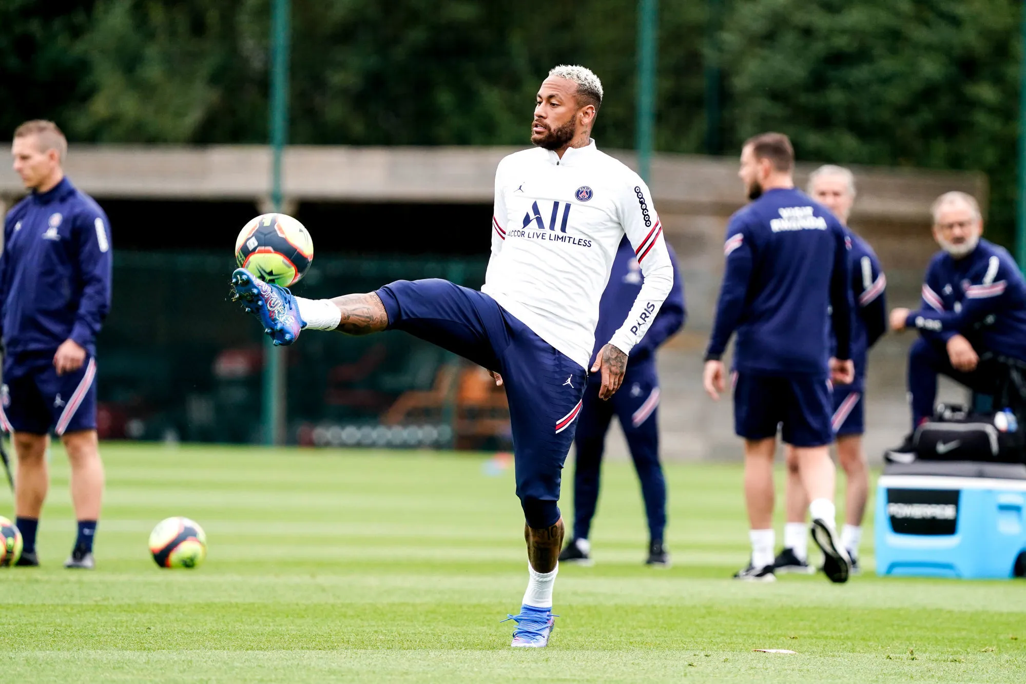 Neymar : «<span style="font-size:50%">&nbsp;</span>Au prochain match, je demande un maillot M<span style="font-size:50%">&nbsp;</span>»